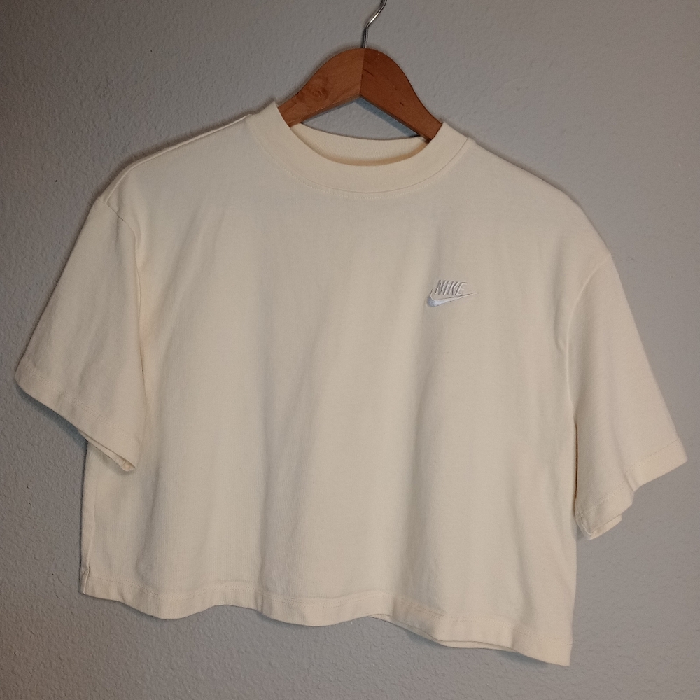 Nike Embroidered Logo Pale Yellow Cropped Cotton Tee - Picture 2 of 9